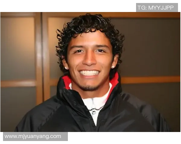 秘鲁足球明星盘点现役球员及其成就与影响力分析 秘鲁足球明星盘点现役球员及其成就与影响力分析